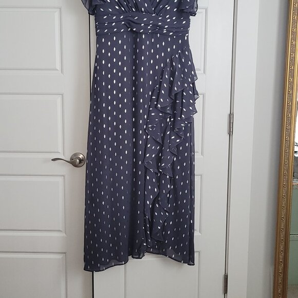 Dress- formal wear - Picture 3 of 4